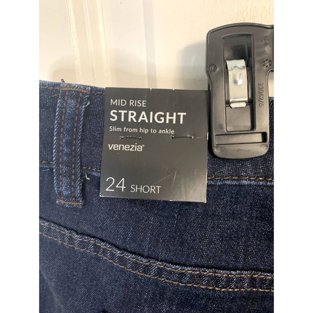 Lane Bryant Venezia Mid Rise Straight Jean Size 24 Short - NWT - Picture 3 of 4